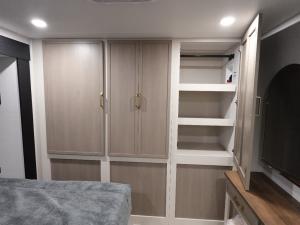 Salem Hemisphere 308RL Photo