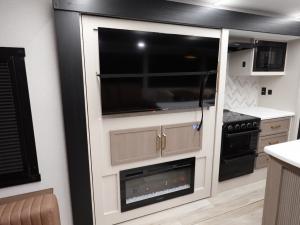 Salem Hemisphere 308RL Photo