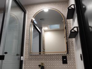 Salem Hemisphere 308RL Photo