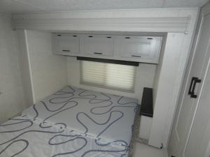 Freelander 21RSS Chevy 4500 Photo