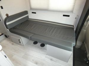 Freelander 21RSS Chevy 4500 Photo