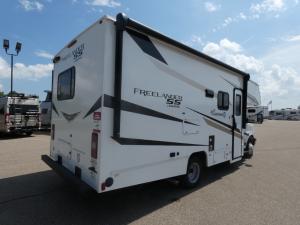 Freelander 21RSS Chevy 4500 Photo
