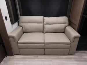 Cougar Half-Ton 30BHS Photo