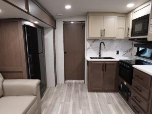 Cougar Half-Ton 30BHS Photo