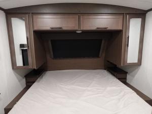 Cougar Half-Ton 30BHS Photo