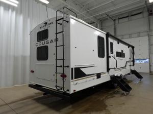 Cougar Half-Ton 30BHS Photo