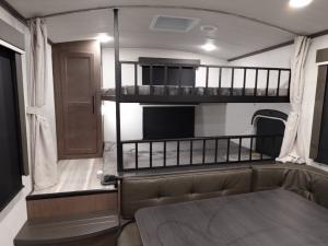 Cougar Half-Ton 30BHS Photo