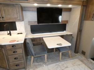 Allegro Bay 38 CB Photo