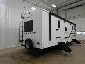 Cougar Half-Ton 25FKD Photo