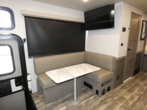 Admiral 29M Photo