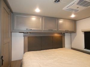 Admiral 29M Photo