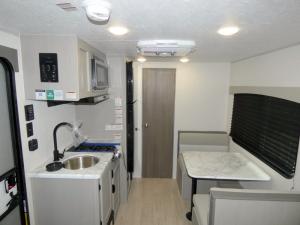 Clipper 3K Series 17FQ Photo