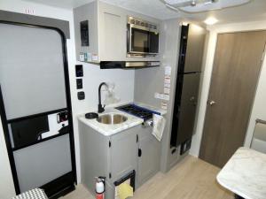 Clipper 3K Series 17FQ Photo
