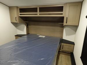 Reflection 100 Series 28RL Photo