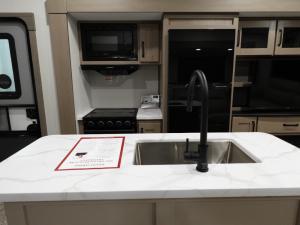 Reflection 100 Series 28RL Photo