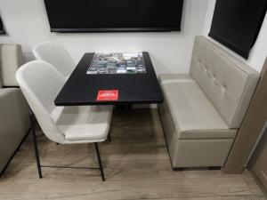 Reflection 100 Series 28RL Photo