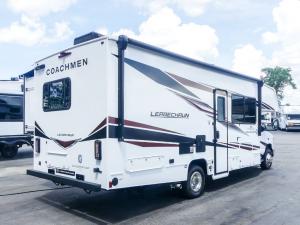 Leprechaun 260DS Ford 450 Photo