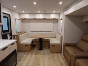 Thrive 25RLS Photo