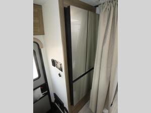 Freelander 27QB Ford 350 Photo