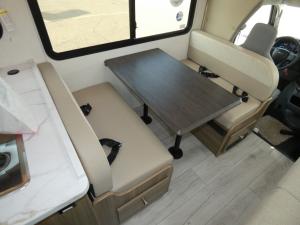 Freelander 27QB Ford 350 Photo