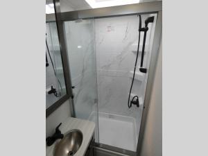 Odyssey 24B Photo
