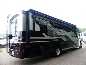Accolade 37M Photo