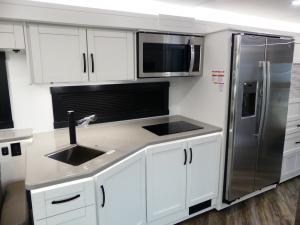 Accolade 37M Photo