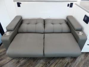 Accolade 37M Photo