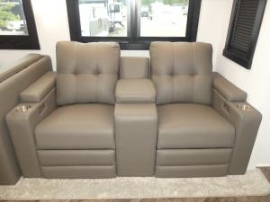 Accolade 37M Photo