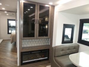 Accolade 37M Photo