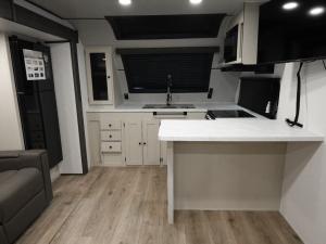 Northern Spirit Ultra Lite 2565FK Photo
