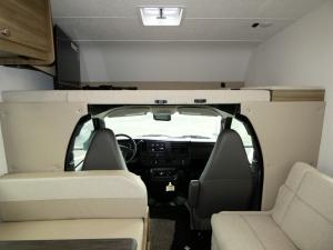 Freelander 27QB Chevy 3500 Photo