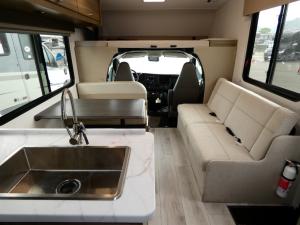 Freelander 27QB Chevy 3500 Photo