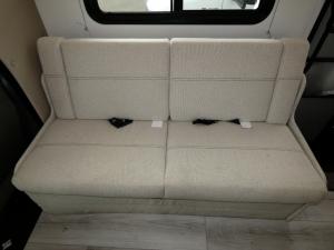 Freelander 27QB Chevy 3500 Photo