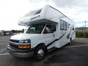 Freelander 27QB Chevy 3500 Photo