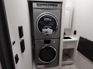 Sanibel 38LAUNDRY Photo
