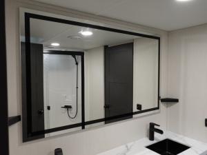 Sanibel 38LAUNDRY Photo