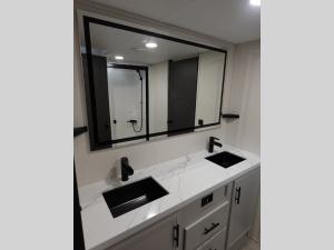 Sanibel 38LAUNDRY Photo