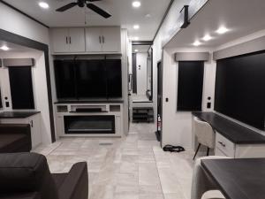 Sanibel 38LAUNDRY Photo