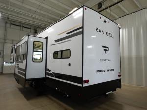 Sanibel 38LAUNDRY Photo