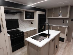 Salem Hemisphere 271RL Photo