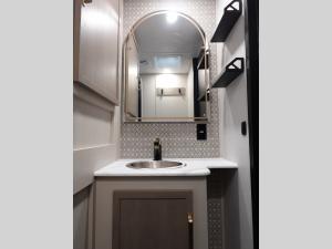 Salem Hemisphere 271RL Photo