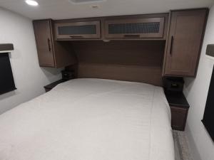 Cougar Half-Ton 26RKE Photo