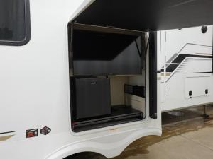 Cougar Half-Ton 26RKE Photo