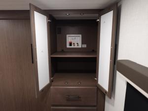 Cougar Half-Ton 26RKE Photo