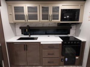 Cougar Half-Ton 26RKE Photo