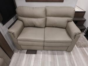 Cougar Half-Ton 26RKE Photo