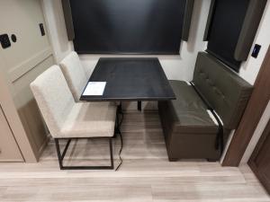 Cougar Half-Ton 26RKE Photo