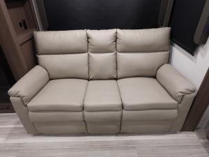 Cougar Half-Ton 26RKE Photo