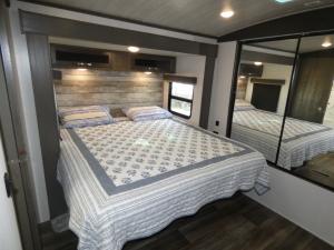 Cougar Half-Ton 30RKD Photo